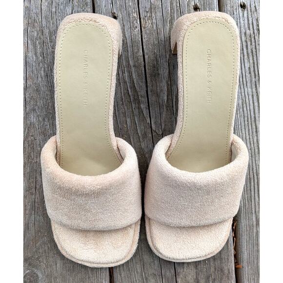 Charles & Keith Loey Textured Curved-Heel Mules Beige Women's 8.5 (39) - Picture 6 of 11